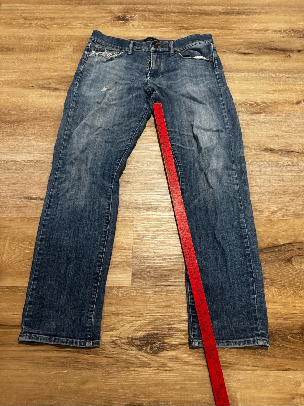 Lucky Brand Men’s Faded Blue Straight Jeans